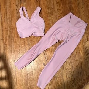 ALO BUBBLE GUM PINK LIMITED EDITION COLOR xs